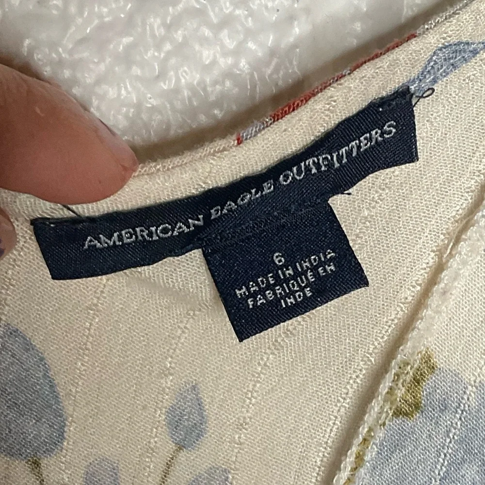 < American Eagle Outfitters Cream Floral Jumpsuit > - Picture 3 of 5